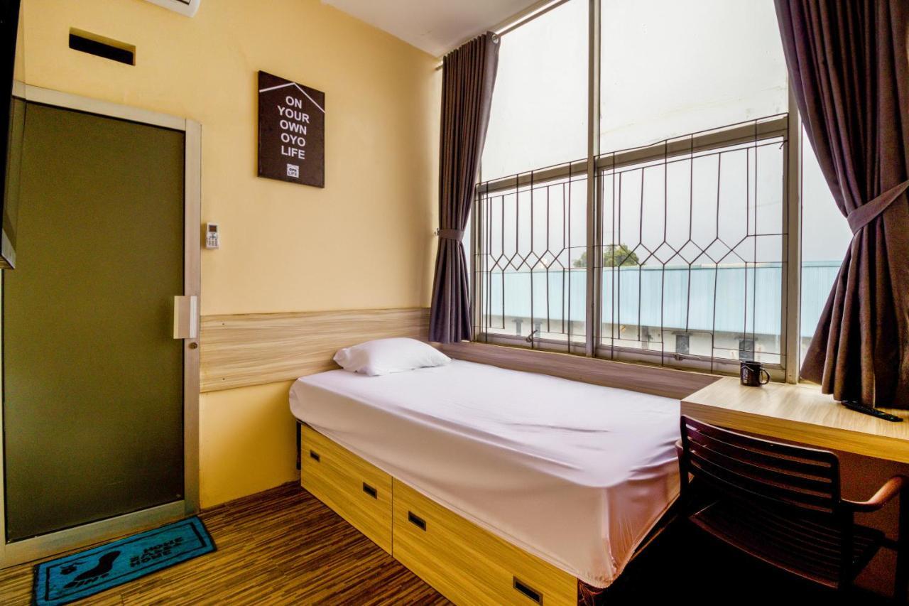 Oyo Life 3149 Guest House Ppli Bandung Exterior foto