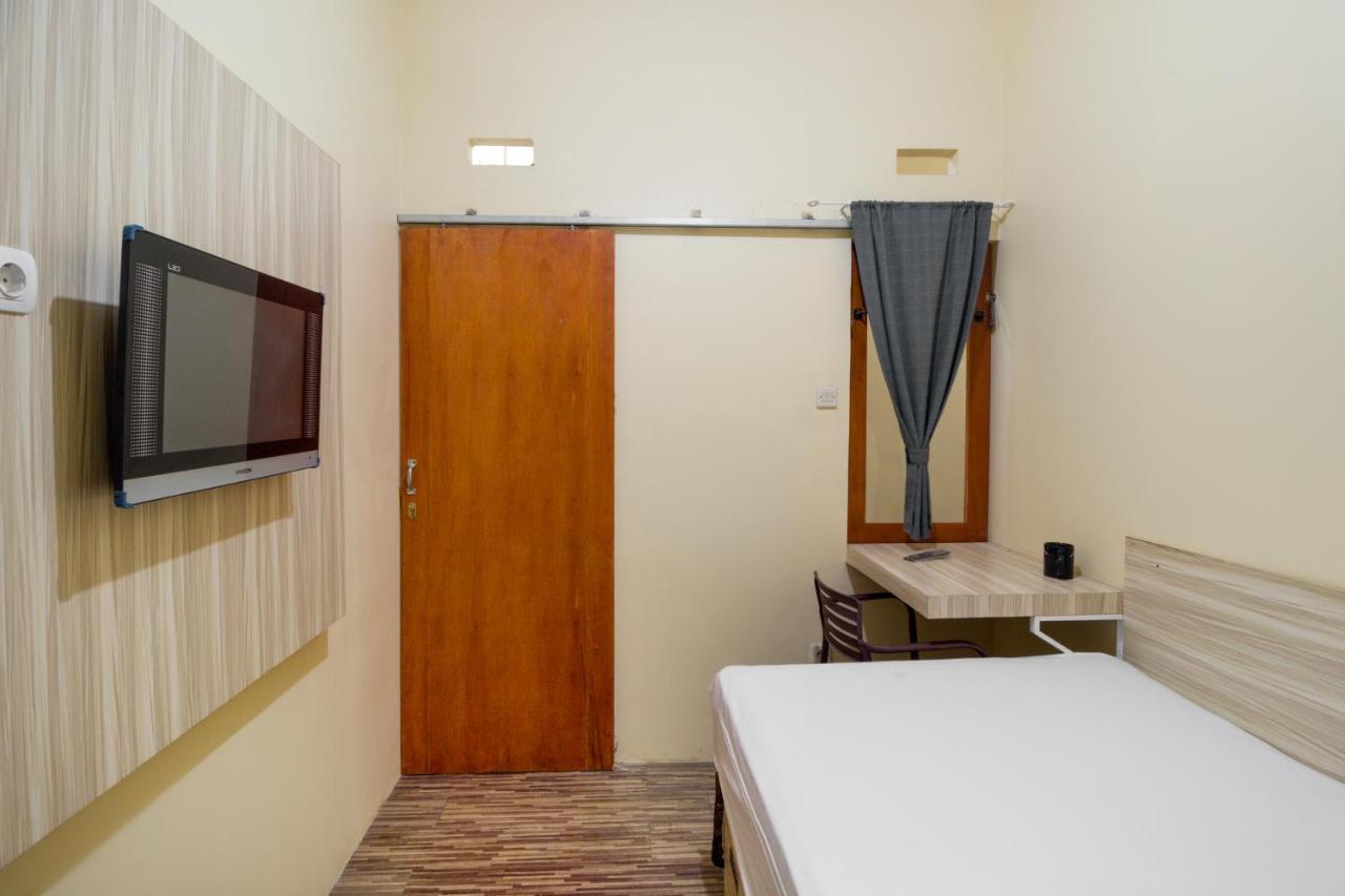 Oyo Life 3149 Guest House Ppli Bandung Exterior foto