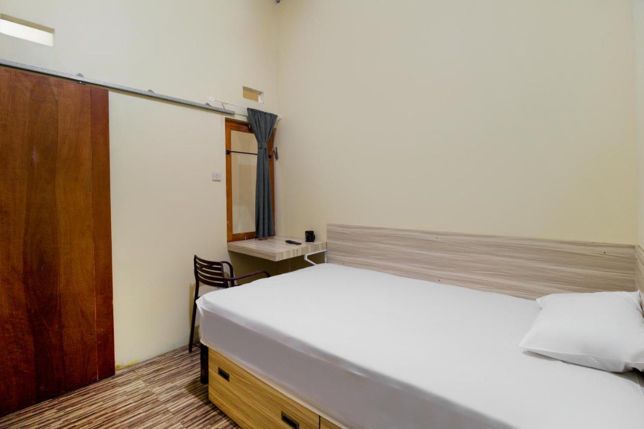 Oyo Life 3149 Guest House Ppli Bandung Exterior foto
